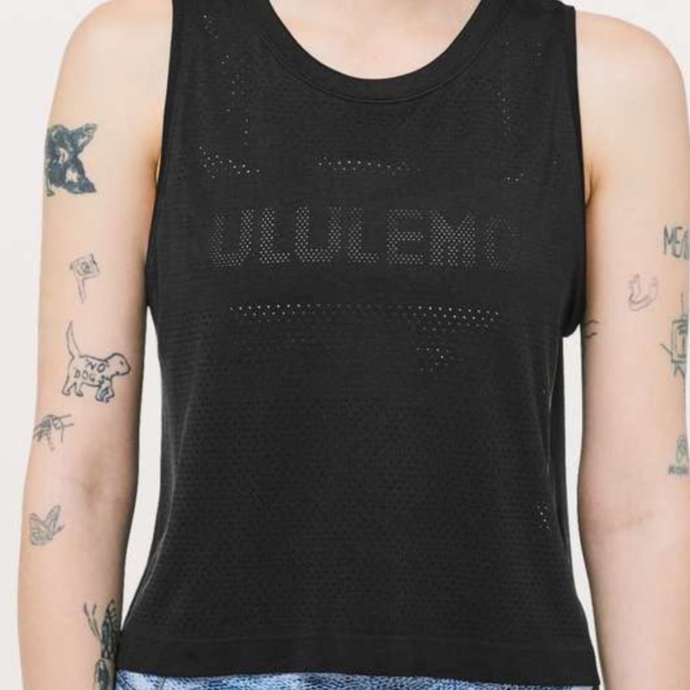 lululemon Breeze by Muscle Crop